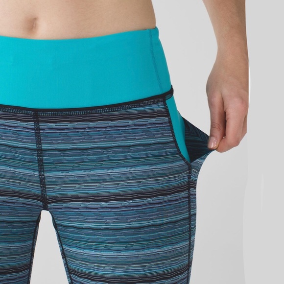 Lululemon ‘Pave Rival Crop’ in Peacock Blue - Picture 5 of 9